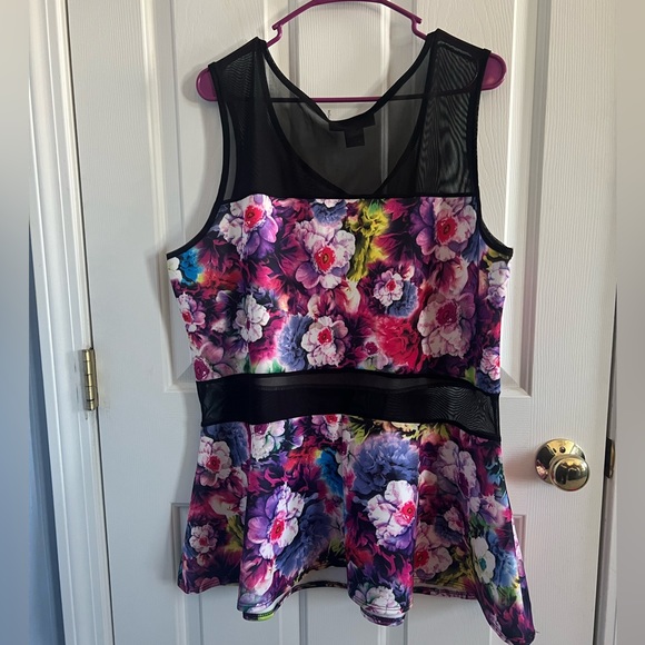COPY - Cute Ashley Stewart floral peplum top - Picture 4 of 4